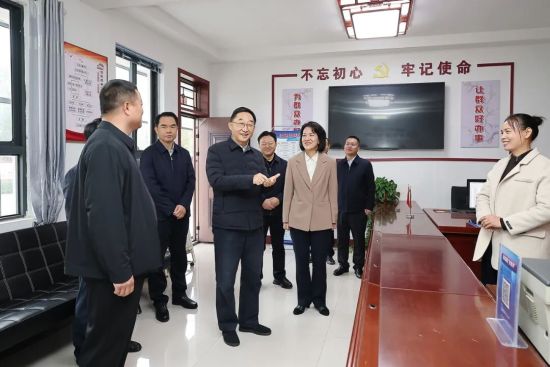 ��10��27����ʡί��ӛ������۳��h�����(zh��n)Ҧ����^(q��)��������h�T�ɲ��;���������v�h�Ķ�ʮ������ȫ��������ӛ�� ���� �z