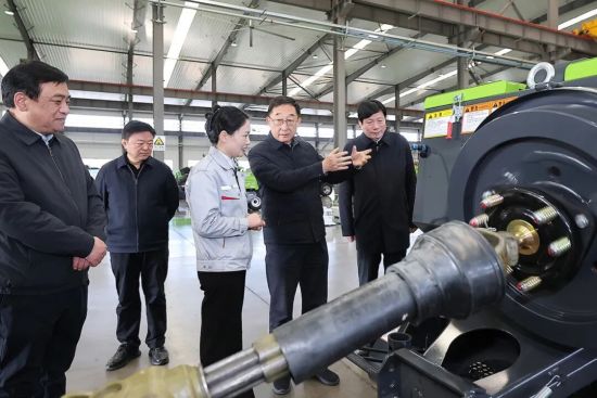 ʮһ��ʮ������ʡί��ӛ������λ�����l(xi��ng)�Ы@�οh�Ļ�Ϫ�Ƽ��ɷ����޹�˾���{(di��o)���r(n��ng)�C�b������a(ch��n)�I(y��)��Ⱥ�l(f��)չ��r��ӛ�� ���� ��Ѹ�� �z