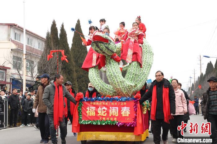 �������T�{�����z����[Ԫ��