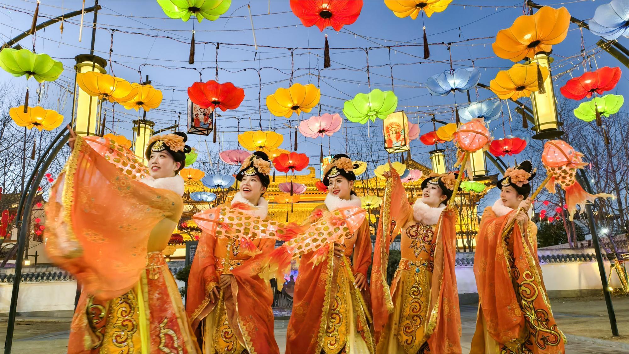 ��ɽ�h���f���R���[Ԫ��